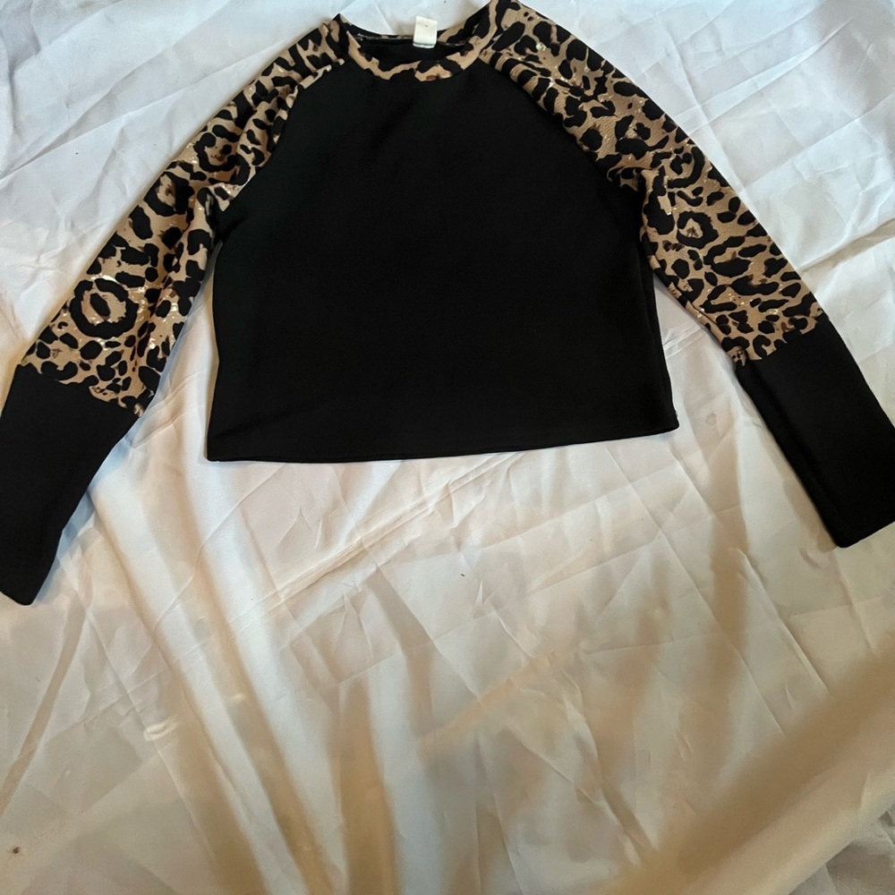 SHEIN Black and Leopard Print Top